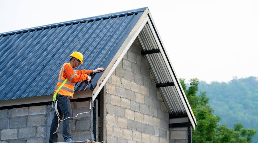 Professional Flat Roofing Installation in Aurora, UT